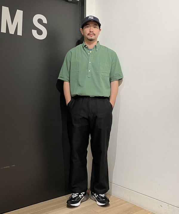 滝沢 一喜さんの「BEAMS WOMEN｜BEAMS PLUS / ミリタリー ユーティリティ トラウザーズ」を使ったコーディネート