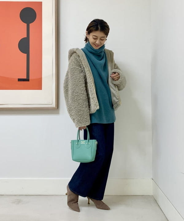 桑原 ふみさんの「BEAMS WOMEN｜【WEB限定】TATRAS / IPAMA ボア フードジャケット」を使ったコーディネート