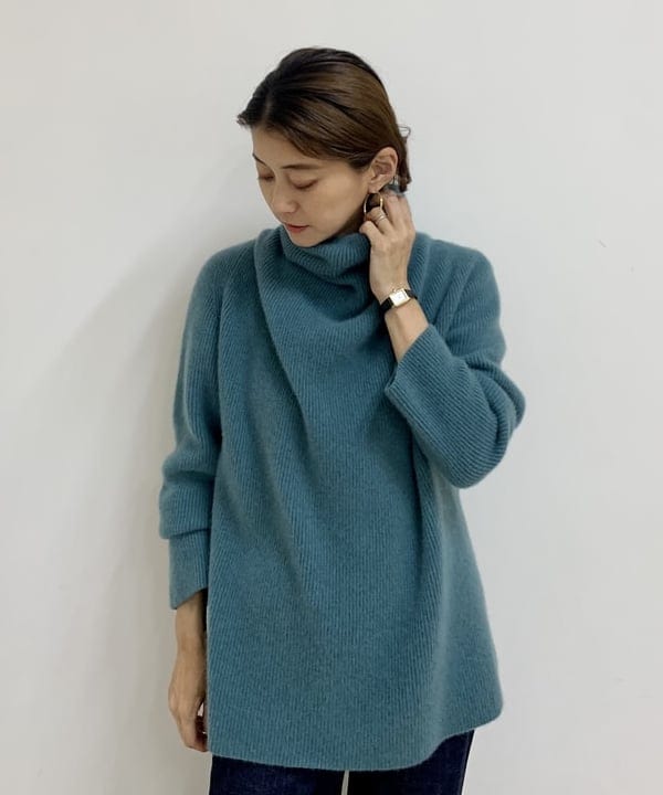 桑原 ふみさんの「BEAMS WOMEN｜【WEB限定】TATRAS / IPAMA ボア フードジャケット」を使ったコーディネート