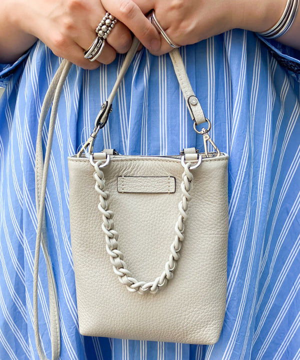 藤井 裕実子さんの「BEAMS WOMEN｜GIANNI CHIARINI / CAMILLA レザートートバッグ」を使ったコーディネート