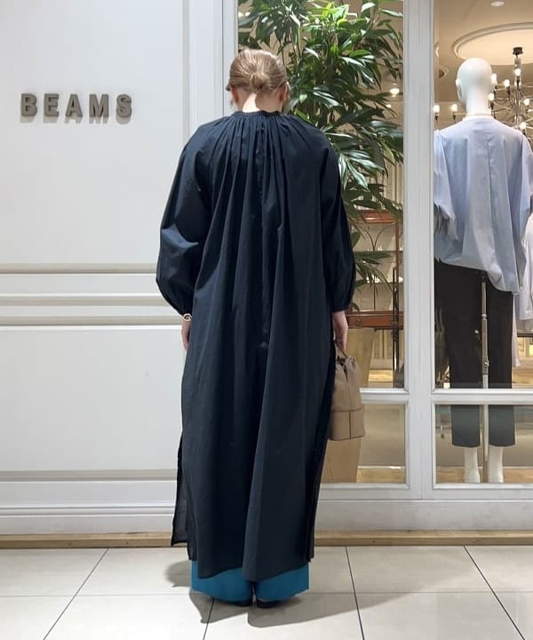 千田 静香さんの「BEAMS WOMEN｜MARIHA / ダリアのワンピース」を使ったコーディネート