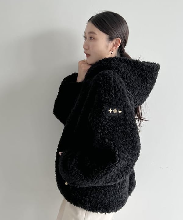 隈元 楓さんの「BEAMS WOMEN｜【WEB限定】TATRAS / IPAMA ボア フードジャケット」を使ったコーディネート