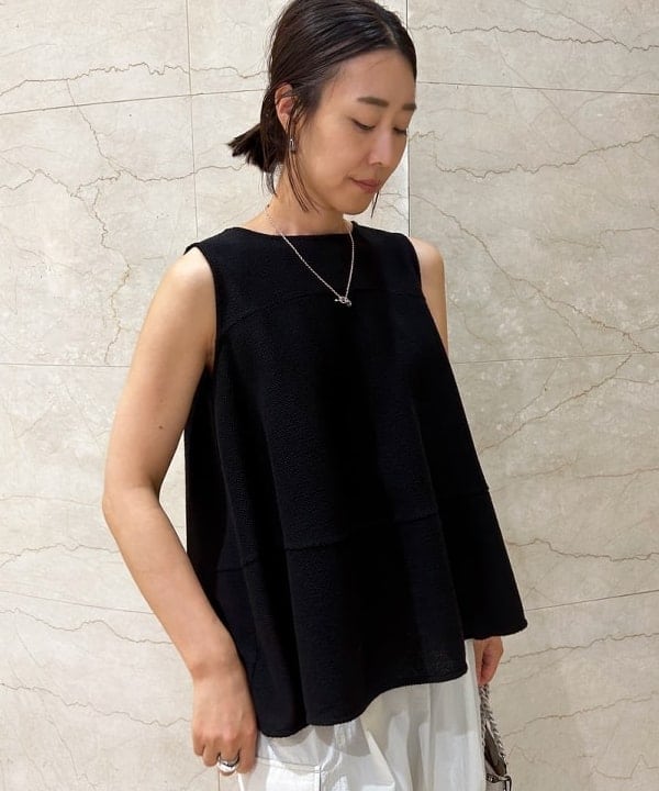 川口 恵さんの「BEAMS WOMEN｜GIANNI CHIARINI / CAMILLA レザートートバッグ」を使ったコーディネート