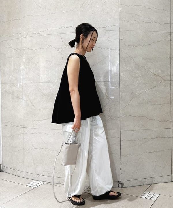 川口 恵さんの「BEAMS WOMEN｜GIANNI CHIARINI / CAMILLA レザートートバッグ」を使ったコーディネート