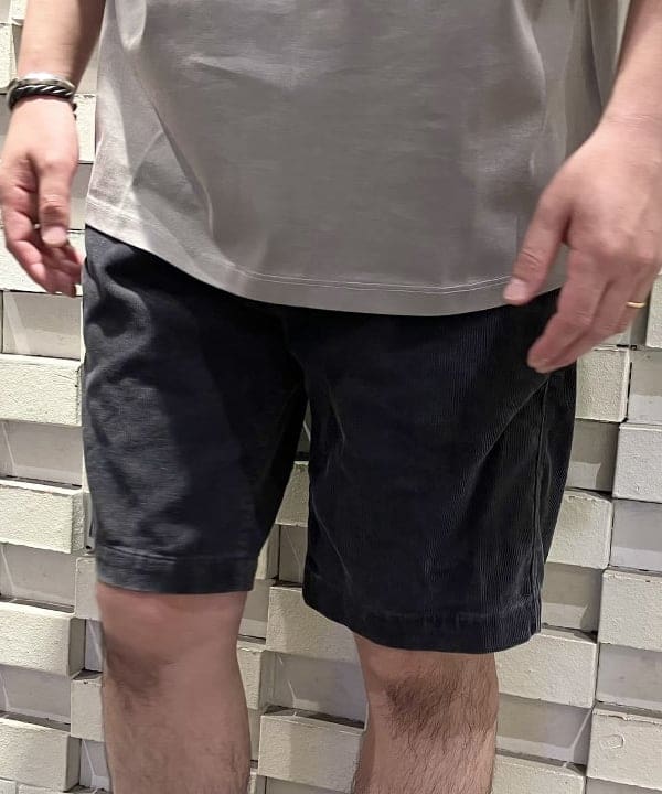 猪越 悠さんの「BEAMS WOMEN｜REMI RELIEF / 別注 Corduroy Shorts」を使ったコーディネート