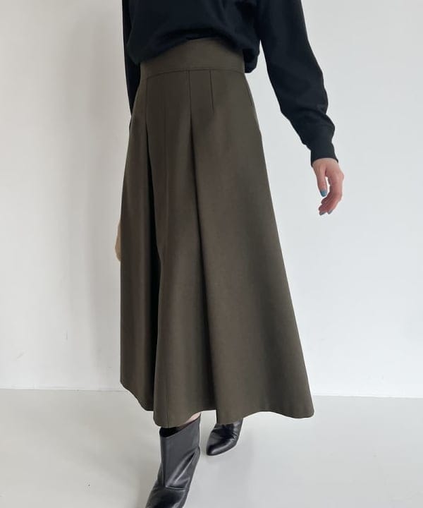 隈元 楓さんの「BEAMS WOMEN｜VIOLAd’ORO × Demi-Luxe BEAMS / 別注 エコムートン ミニショルダーバッグ」を使ったコーディネート