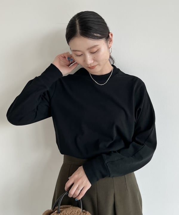 隈元 楓さんの「BEAMS WOMEN｜VIOLAd’ORO × Demi-Luxe BEAMS / 別注 エコムートン ミニショルダーバッグ」を使ったコーディネート