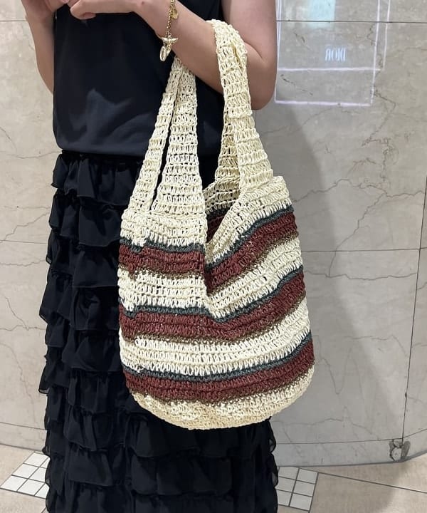 篠崎 香月さんの「BEAMS WOMEN｜Ray BEAMS / ペーパー トートバッグ」を使ったコーディネート