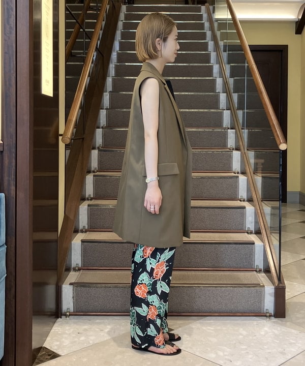 蒲原 捺美さんの「BEAMS WOMEN｜Demi-Luxe BEAMS / テーラード ロングジレ」を使ったコーディネート