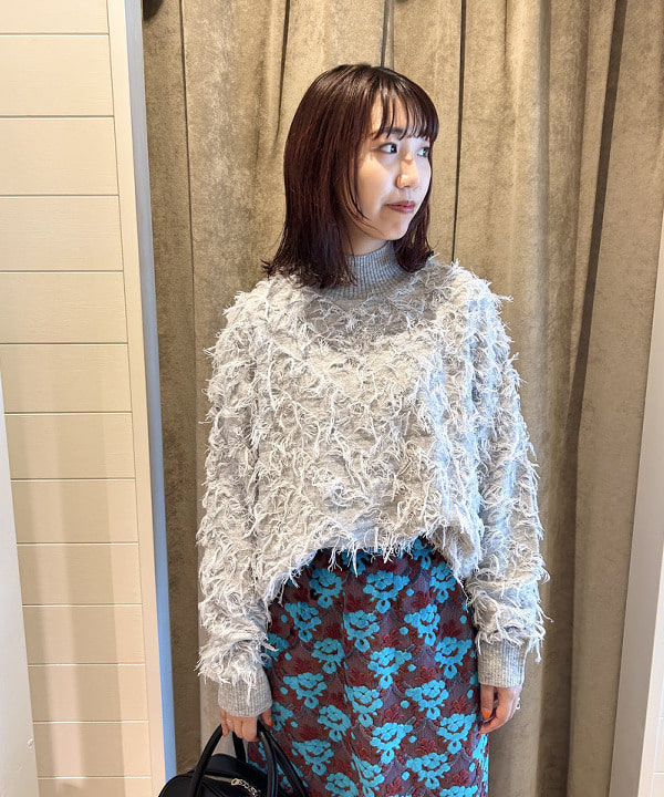 SAEさんの「BEAMS WOMEN｜Ray BEAMS / カット ジャカード フリンジ ハイネック ニット」を使ったコーディネート