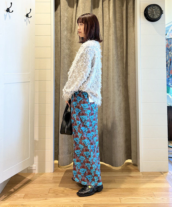 SAEさんの「BEAMS WOMEN｜Ray BEAMS / カット ジャカード フリンジ ハイネック ニット」を使ったコーディネート