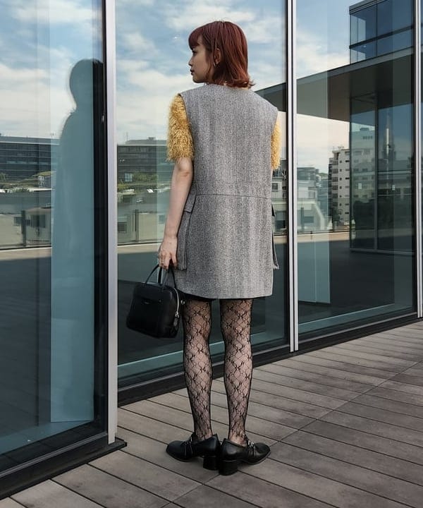 saori KATOさんの「BEAMS WOMEN｜I Hate Monday / flower lace ストッキング black」を使ったコーディネート