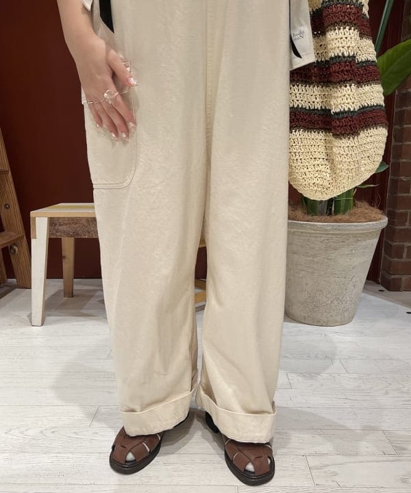 エノモト アミさんの「BEAMS WOMEN｜Ray BEAMS / ペーパー トートバッグ」を使ったコーディネート