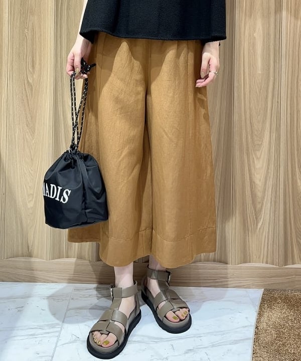 山田 千遥さんの「BEAMS WOMEN｜CAMINANDO / フィッシャーマン サンダル」を使ったコーディネート
