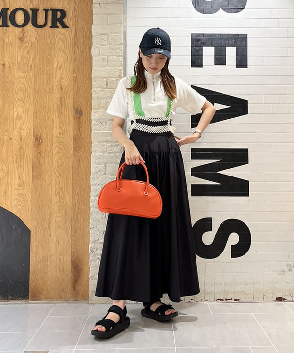 ちりこさんの「BEAMS WOMEN｜MBT / KISUMU CLASSIC」を使ったコーディネート