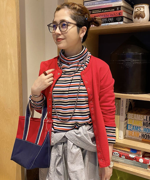 吉野 多恵さんの「BEAMS WOMEN｜BEAMS BOY / ラメ リブ クルー ソックス NEW」を使ったコーディネート