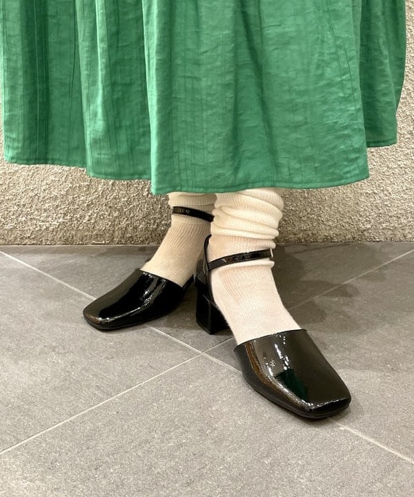 カタヤマ アヤさんの「BEAMS WOMEN｜Ray BEAMS / アンクルストラップ パンプス」を使ったコーディネート