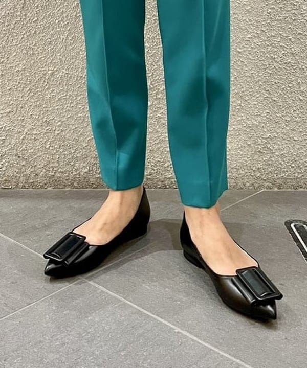 五十峯 さよさんの「BEAMS WOMEN｜Demi-Luxe BEAMS / バックル ポインテッドトゥ パンプス」を使ったコーディネート