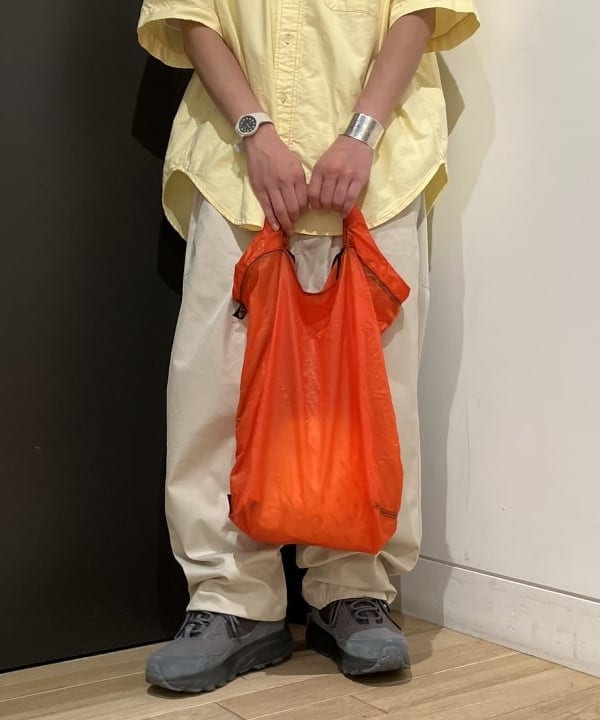 土田 達也さんの「BEAMS WOMEN｜GRANITE GEAR / AIR GROCERY BAG エコバッグ」を使ったコーディネート