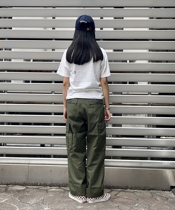 ミナミマリコさんの「BEAMS WOMEN｜【別注】BUZZ RICKSON'S / ポプリン アーミーパンツ」を使ったコーディネート