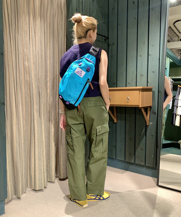 MATSUMOTO AMIさんの「BEAMS WOMEN｜【別注】BUZZ RICKSON'S / ポプリン アーミーパンツ」を使ったコーディネート