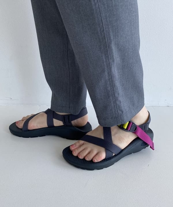 大田 麗未さんの「BEAMS WOMEN｜【別注】Gramicci / ギャバ テーパードパンツ NEW」を使ったコーディネート