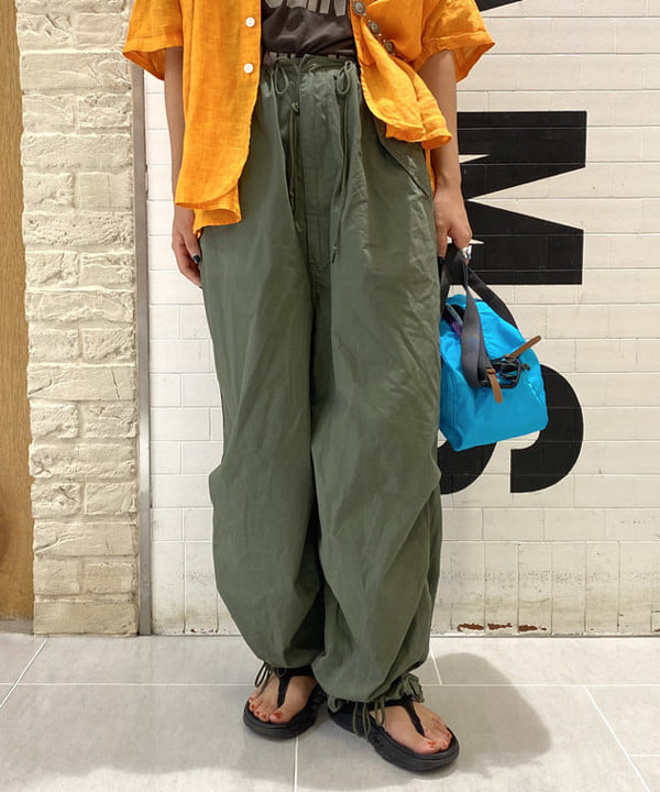 オカモト ミサキさんの「BEAMS WOMEN｜BEAMS BOY / US ARMY オーバー パンツ」を使ったコーディネート