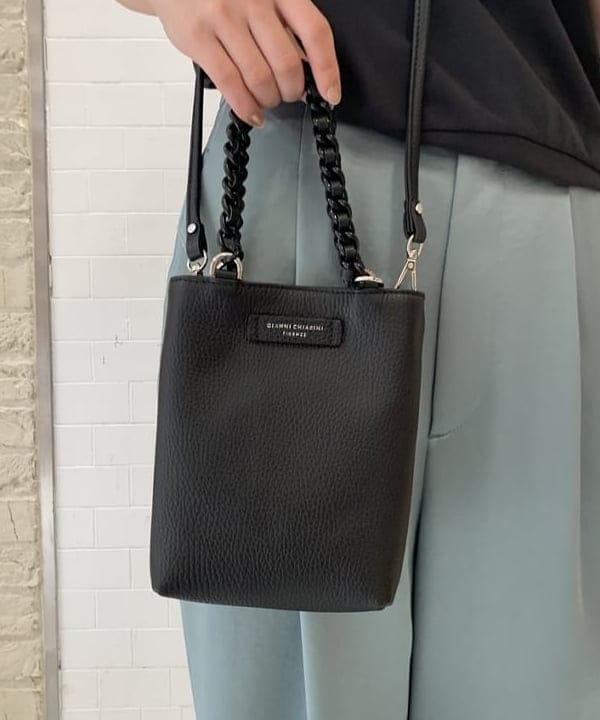 坂本 涼花さんの「BEAMS WOMEN｜GIANNI CHIARINI / CAMILLA レザートートバッグ」を使ったコーディネート