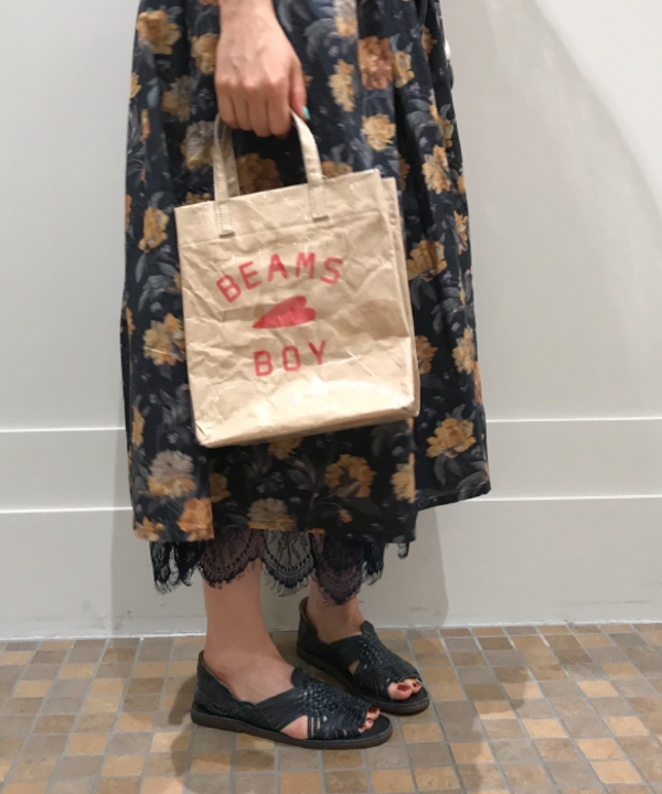MAYURIさんの「BEAMS WOMEN｜BEAMS BOY / BBロゴ ショップバック」を使ったコーディネート
