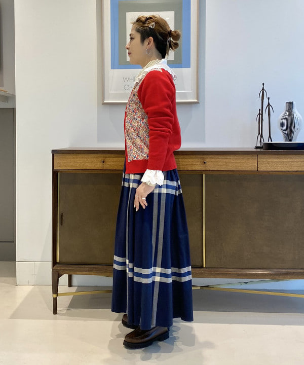 吉野 多恵さんの「BEAMS WOMEN｜BEAMS BOY / ラメ リブ クルー ソックス NEW」を使ったコーディネート