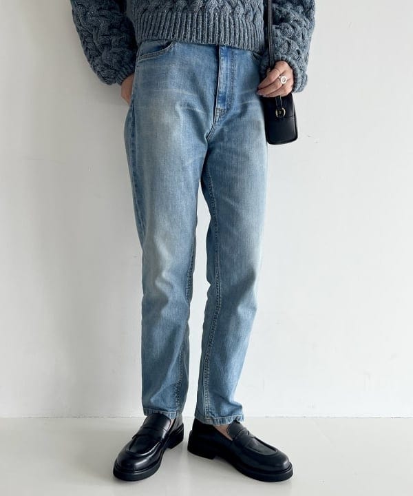 中丸　栞さんの「BEAMS WOMEN｜AK+1 / 11オンス デニムパンツ」を使ったコーディネート