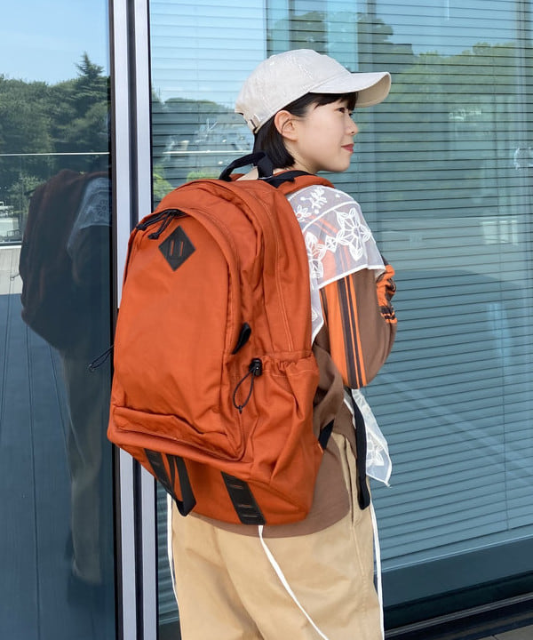 大田 麗未さんの「BEAMS WOMEN｜Day Pack 2 Compartments」を使ったコーディネート