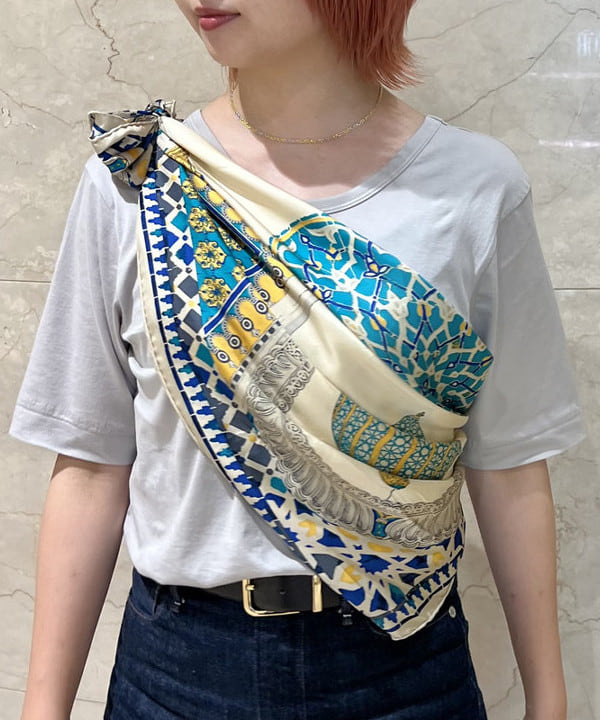 篠崎 香月さんの「BEAMS WOMEN｜upper hights × Demi-Luxe BEAMS / 別注 THE NIECE デニムパンツ」を使ったコーディネート