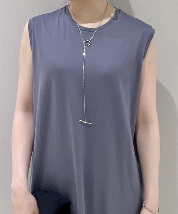 大川 美咲さんの「BEAMS WOMEN｜ucalypt × Demi-Luxe BEAMS / 別注 ミックスボールチェーン ブレスレット」を使ったコーディネート