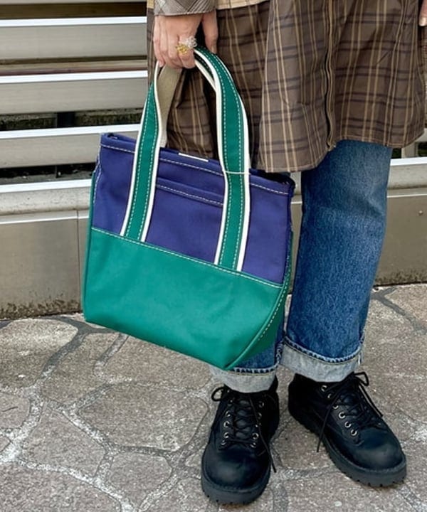 コウリキ　マミさんの「BEAMS WOMEN｜L.L.Bean / Deep Bottom Deluxe Boat and Tote S」を使ったコーディネート