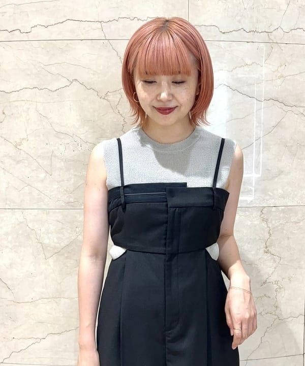篠崎 香月さんの「BEAMS WOMEN｜PAPYRUS / Candy Wrapper ハンドバッグ スモール」を使ったコーディネート