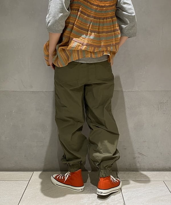 大田 麗未さんの「BEAMS WOMEN｜STANDARD SUPPLY / 別注 Daily Day Pack」を使ったコーディネート