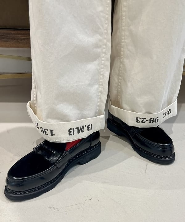 ミナミマリコさんの「BEAMS WOMEN｜WAREHOUSE & CO. / 別注 ステンシル13 Tシャツ」を使ったコーディネート