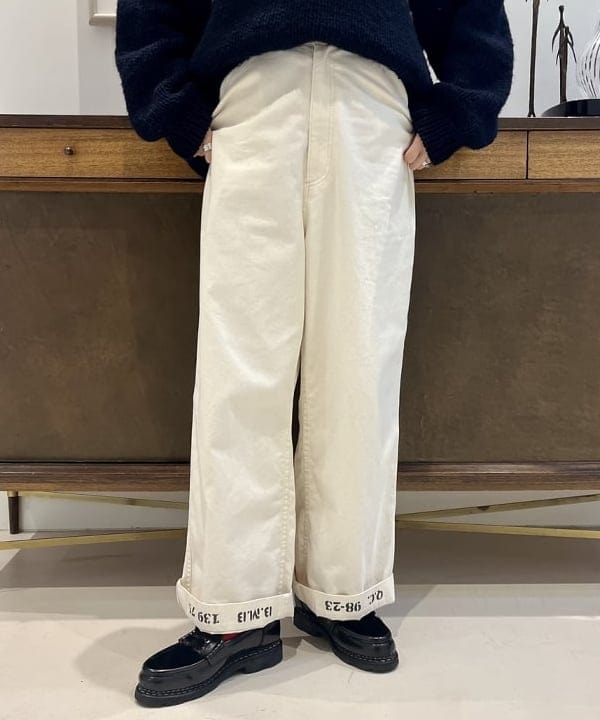 ミナミマリコさんの「BEAMS WOMEN｜WAREHOUSE & CO. / 別注 ステンシル13 Tシャツ」を使ったコーディネート