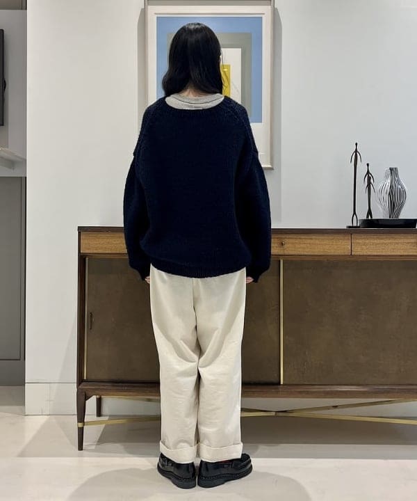 ミナミマリコさんの「BEAMS WOMEN｜WAREHOUSE & CO. / 別注 ステンシル13 Tシャツ」を使ったコーディネート