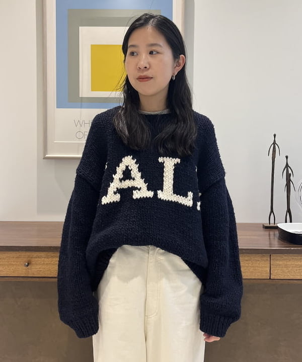 ミナミマリコさんの「BEAMS WOMEN｜WAREHOUSE & CO. / 別注 ステンシル13 Tシャツ」を使ったコーディネート