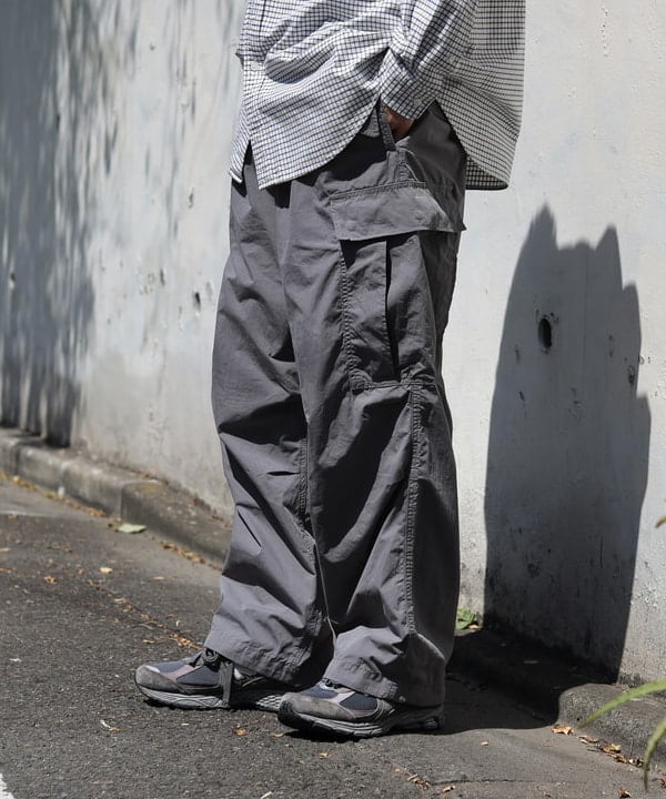 平柳 楓馬さんの「BEAMS WOMEN｜BEAMS / ビッグ 6ポケット カーゴパンツ」を使ったコーディネート