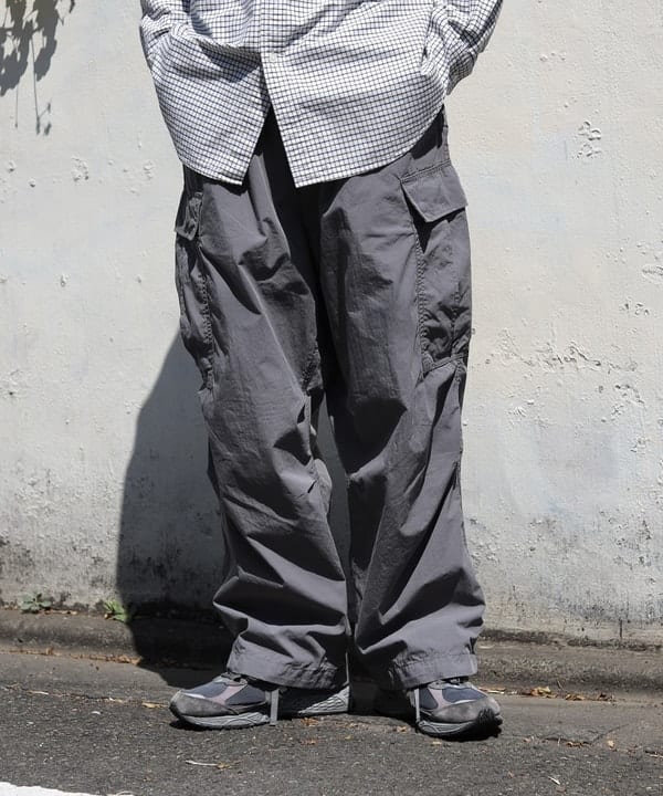 平柳 楓馬さんの「BEAMS WOMEN｜BEAMS / ビッグ 6ポケット カーゴパンツ」を使ったコーディネート