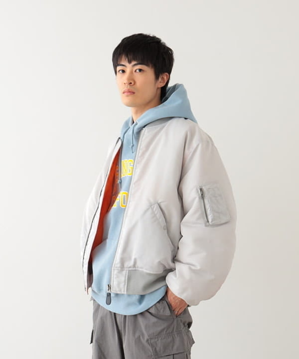 平柳 楓馬さんの「BEAMS WOMEN｜BEAMS / ビッグ 6ポケット カーゴパンツ」を使ったコーディネート