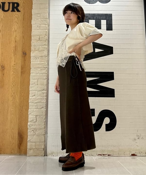 小原 もこさんの「BEAMS WOMEN｜BEAMS BOY / ミリタリー リブ ロングソックス」を使ったコーディネート