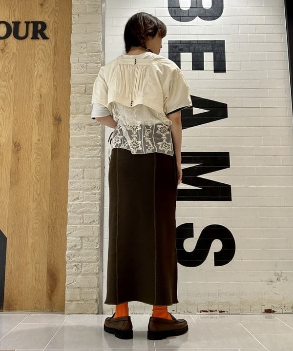 小原 もこさんの「BEAMS WOMEN｜BEAMS BOY / ミリタリー リブ ロングソックス」を使ったコーディネート