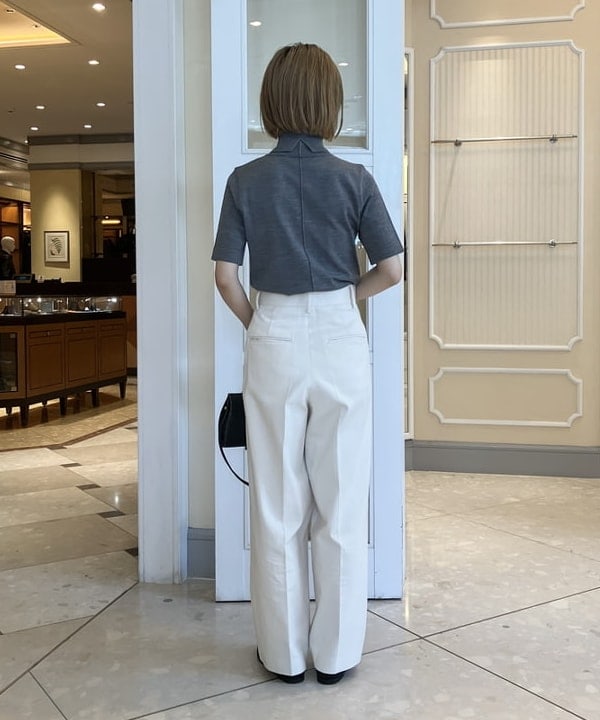 蒲原 捺美さんの「BEAMS WOMEN｜Demi-Luxe BEAMS / スムースレザー ローファー」を使ったコーディネート