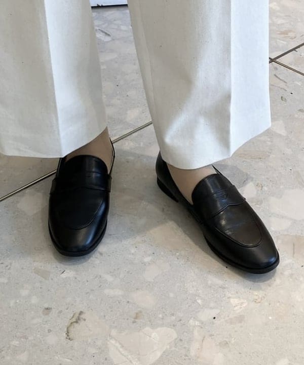 蒲原 捺美さんの「BEAMS WOMEN｜Demi-Luxe BEAMS / スムースレザー ローファー」を使ったコーディネート