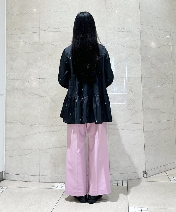 カワライさんの「BEAMS WOMEN｜Demi-Luxe BEAMS / ピンタック ダブルクロス パンツ」を使ったコーディネート