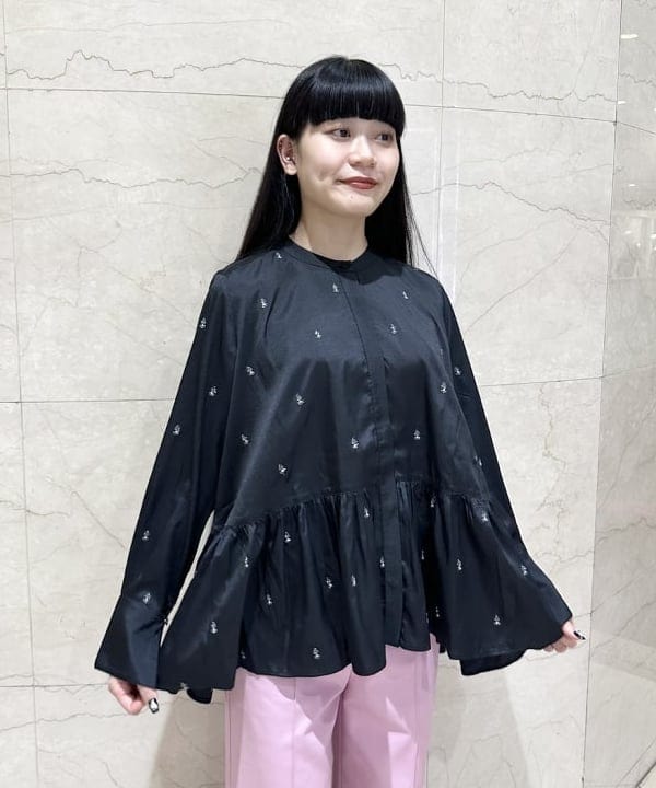 カワライさんの「BEAMS WOMEN｜Demi-Luxe BEAMS / ピンタック ダブルクロス パンツ」を使ったコーディネート